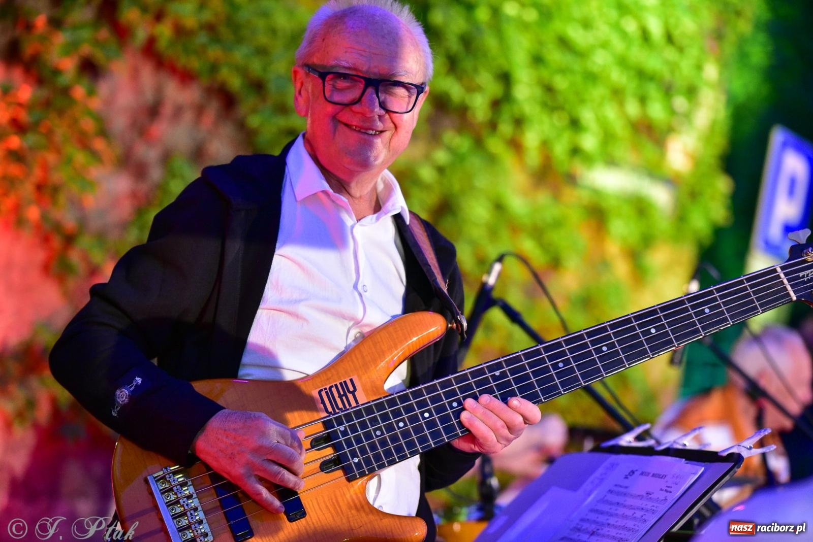 Zdjęcie w galerii na portalu naszraciborz.pl: Raciborska potańcówka przy Tęczowej z Lotharsami [FOTO i WIDEO] wiadomości z regionu