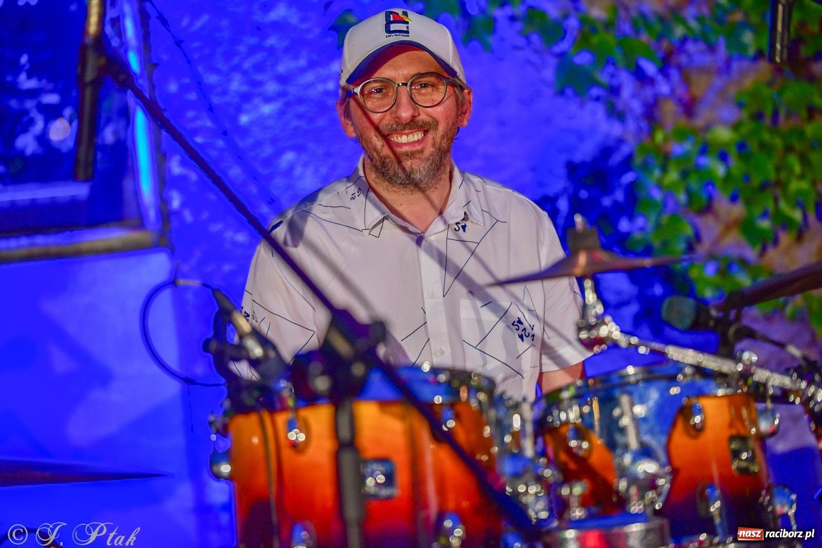 Zdjęcie w galerii na portalu naszraciborz.pl: Raciborska potańcówka przy Tęczowej z Lotharsami [FOTO i WIDEO] wiadomości z regionu