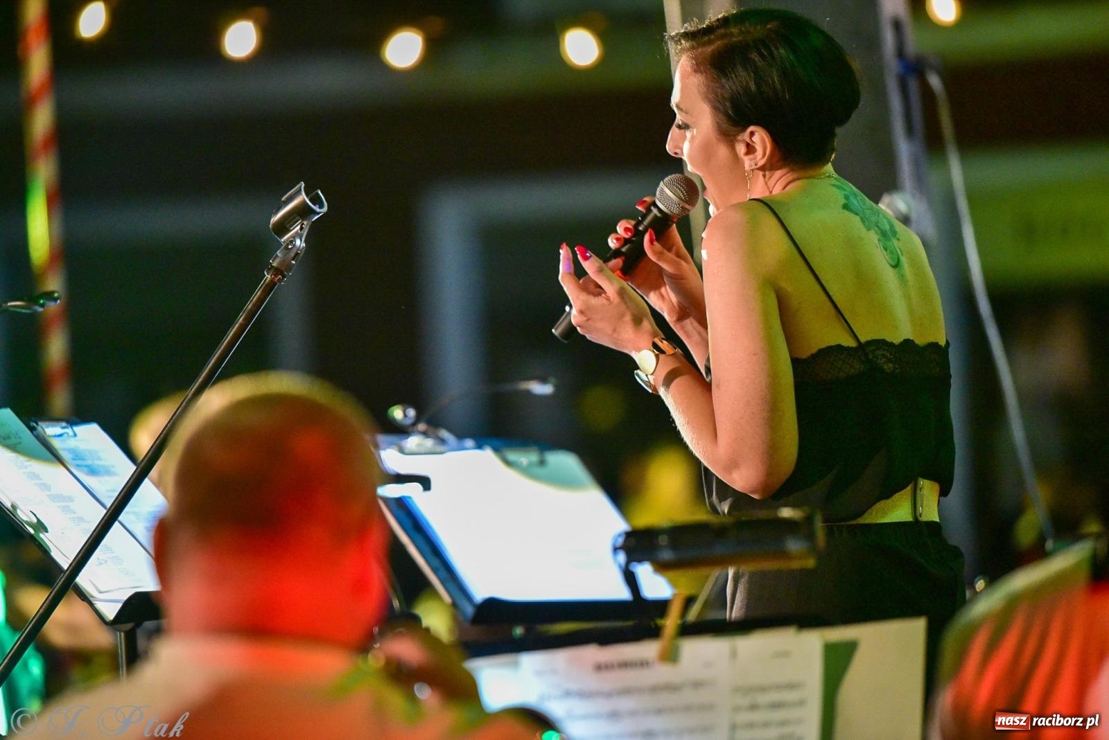 Zdjęcie w galerii na portalu naszraciborz.pl: Raciborska potańcówka przy Tęczowej z Lotharsami [FOTO i WIDEO] wiadomości z regionu