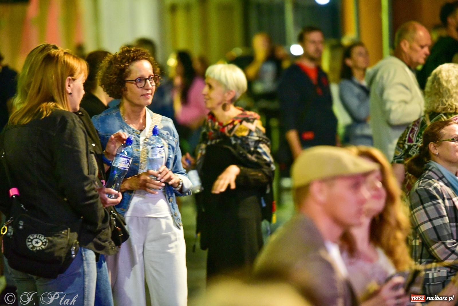Zdjęcie w galerii na portalu naszraciborz.pl: Raciborska potańcówka przy Tęczowej z Lotharsami [FOTO i WIDEO] wiadomości z regionu