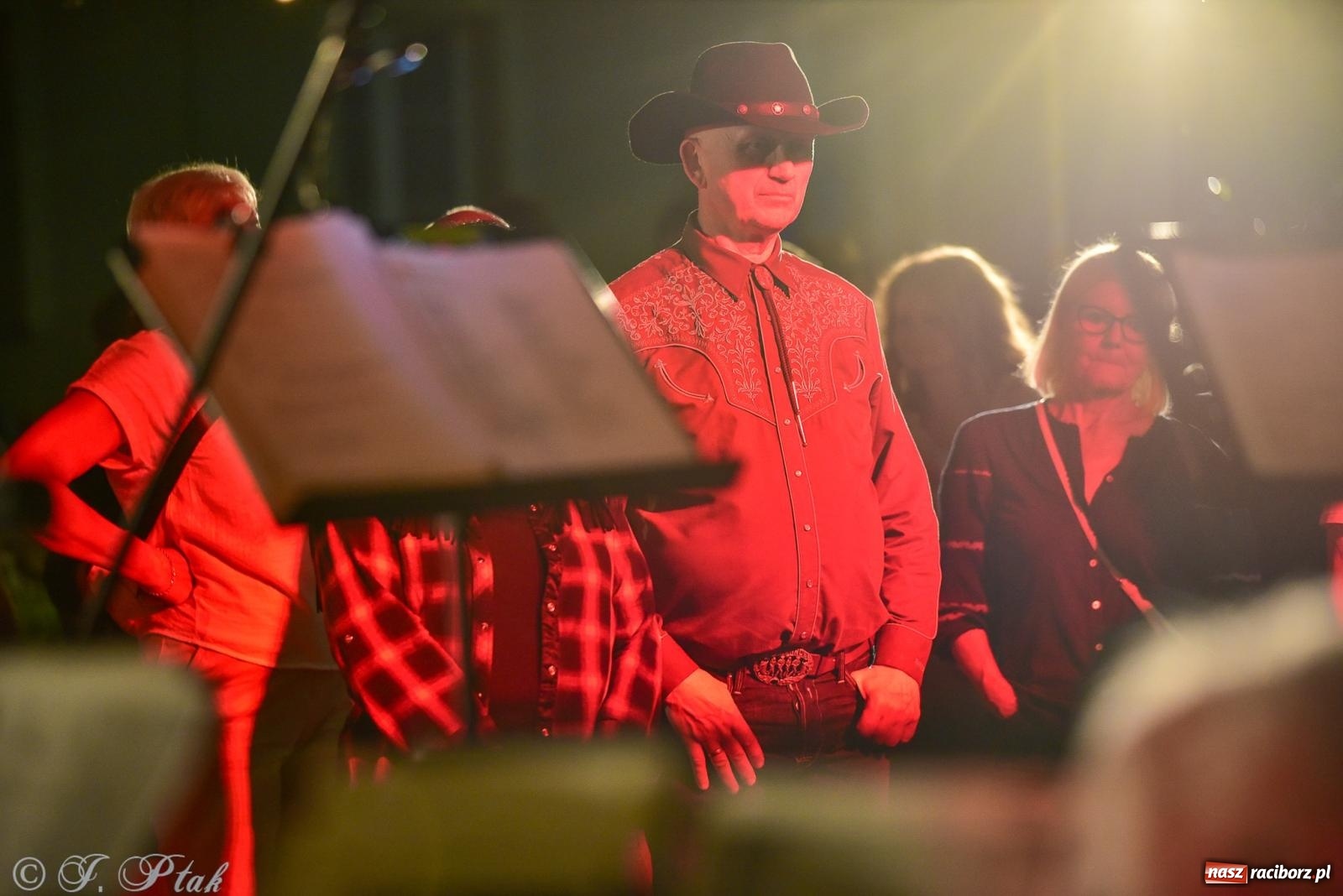 Zdjęcie w galerii na portalu naszraciborz.pl: Raciborska potańcówka przy Tęczowej z Lotharsami [FOTO i WIDEO] wiadomości z regionu