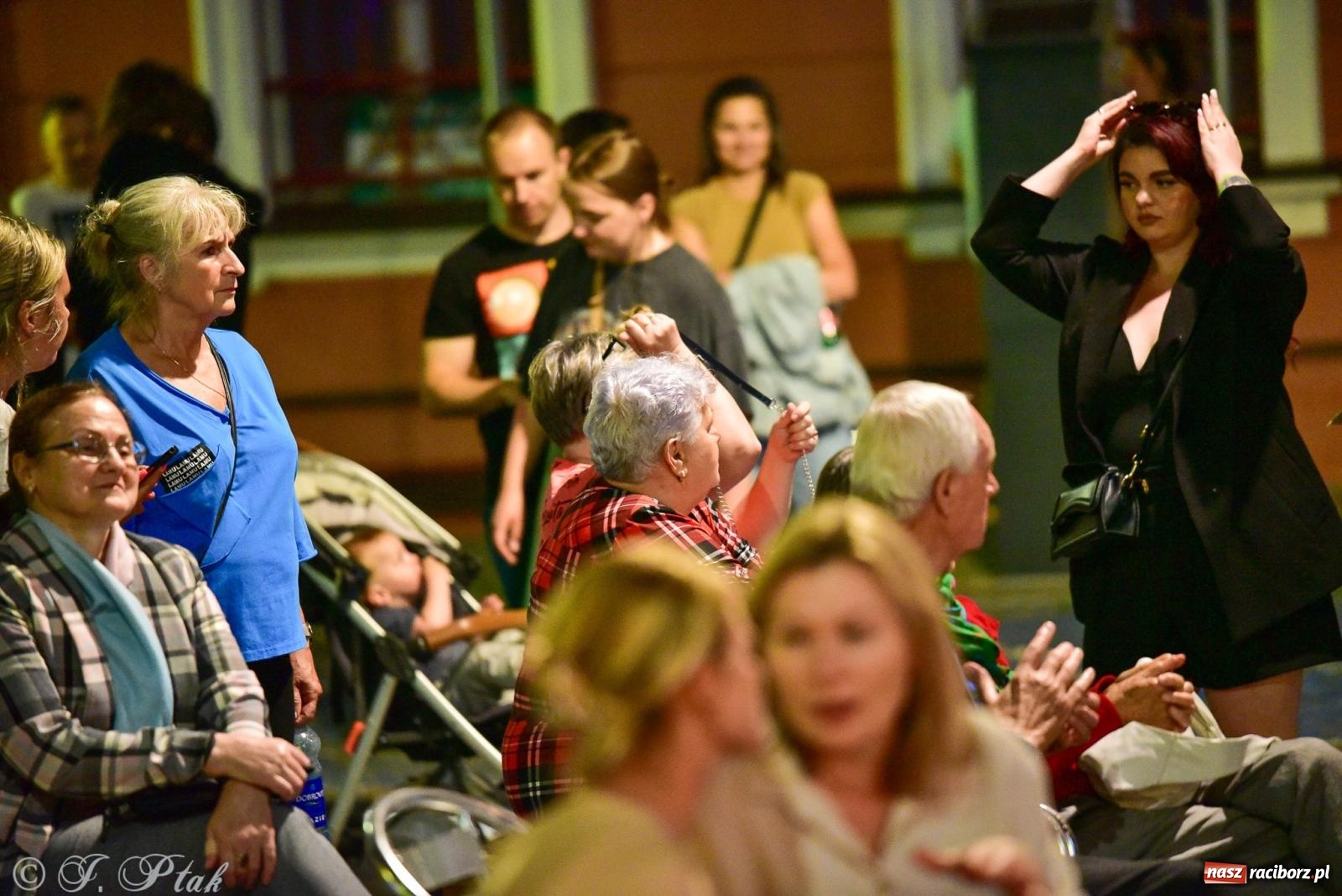Zdjęcie w galerii na portalu naszraciborz.pl: Raciborska potańcówka przy Tęczowej z Lotharsami [FOTO i WIDEO] wiadomości z regionu