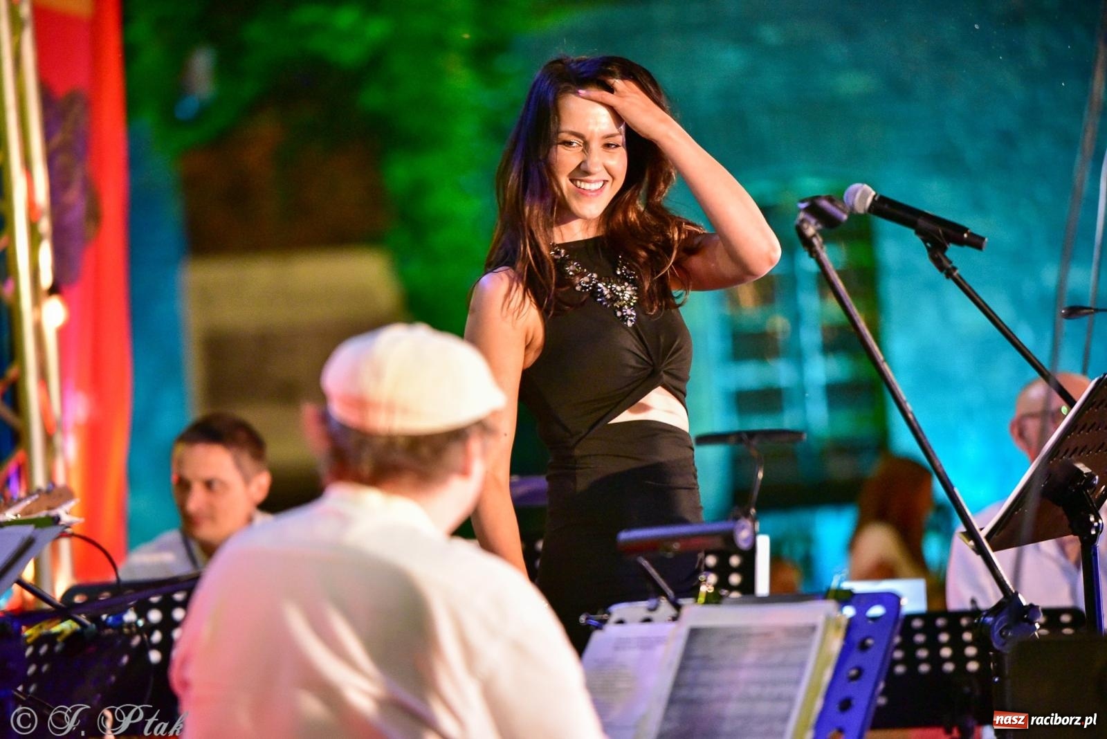 Zdjęcie w galerii na portalu naszraciborz.pl: Raciborska potańcówka przy Tęczowej z Lotharsami [FOTO i WIDEO] wiadomości z regionu