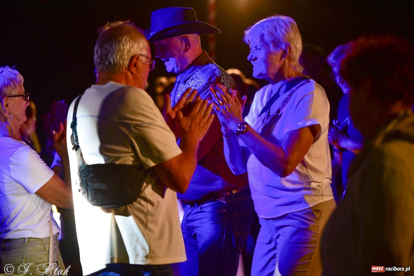 Zdjęcie w galerii na portalu naszraciborz.pl: Raciborska potańcówka przy Tęczowej z Lotharsami [FOTO i WIDEO] wiadomości z regionu