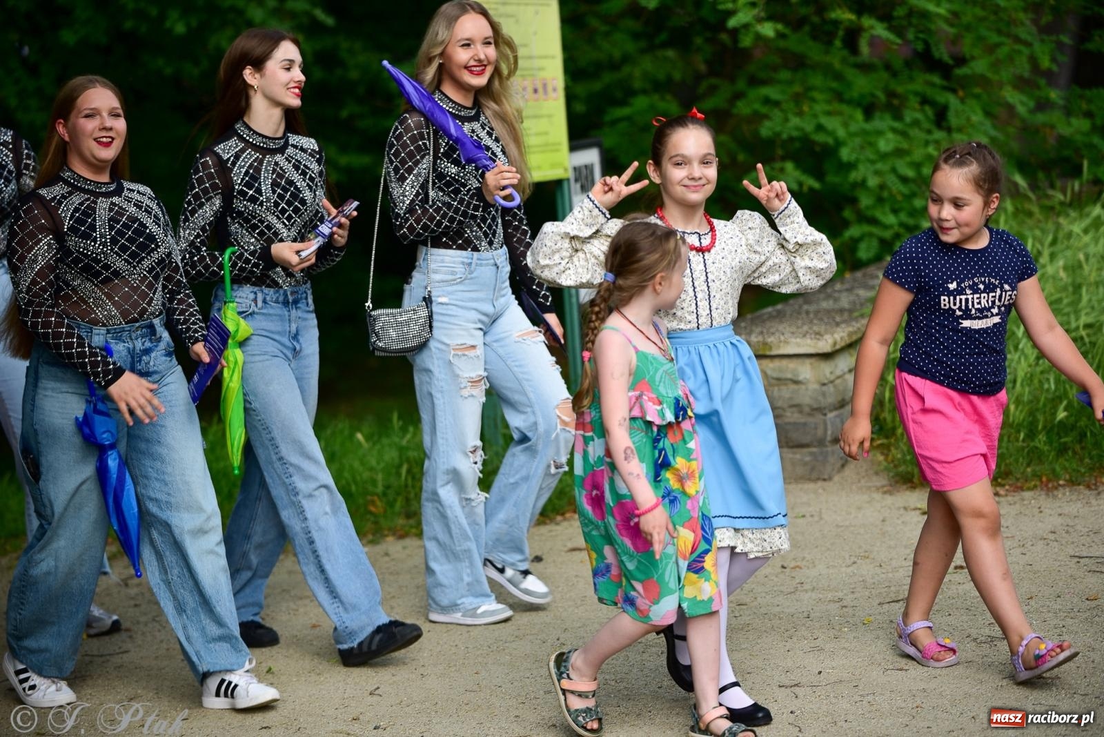Zdjęcie w galerii na portalu naszraciborz.pl: Diexieland Street Band i W Sam Raz na bis. Muzycznie i kolorowo na ulicach Raciborza wiadomości z regionu