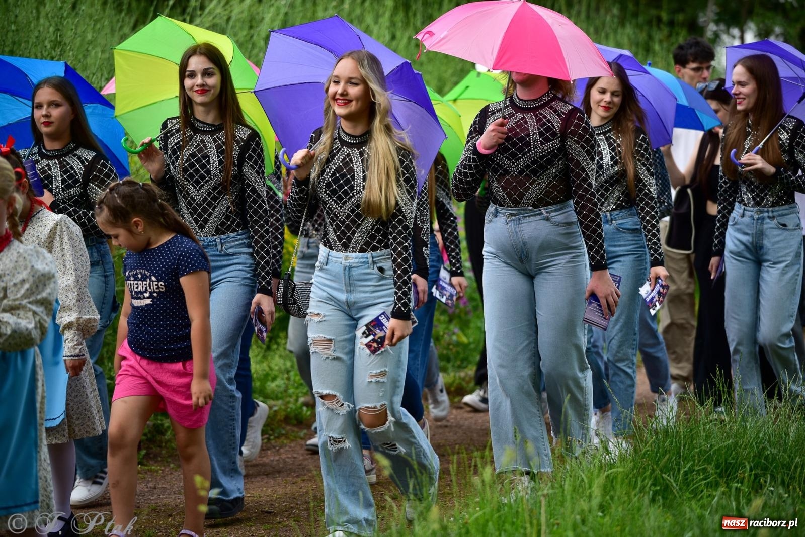 Zdjęcie w galerii na portalu naszraciborz.pl: Diexieland Street Band i W Sam Raz na bis. Muzycznie i kolorowo na ulicach Raciborza wiadomości z regionu