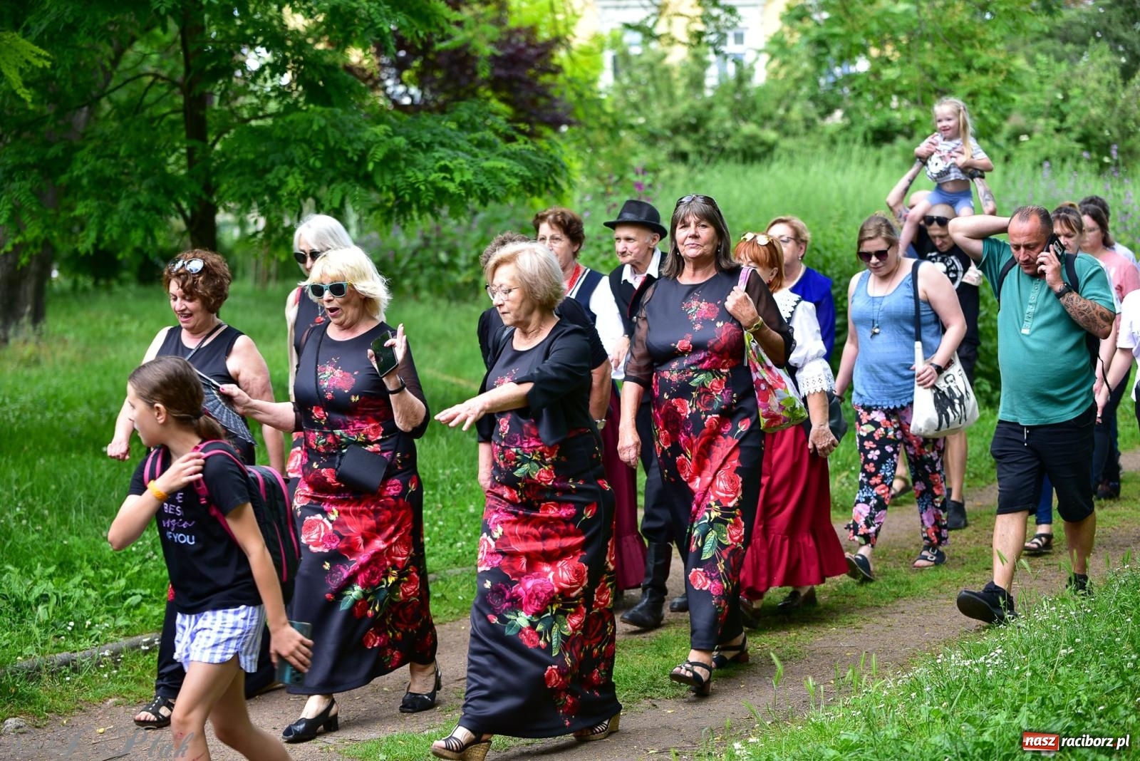 Zdjęcie w galerii na portalu naszraciborz.pl: Diexieland Street Band i W Sam Raz na bis. Muzycznie i kolorowo na ulicach Raciborza wiadomości z regionu