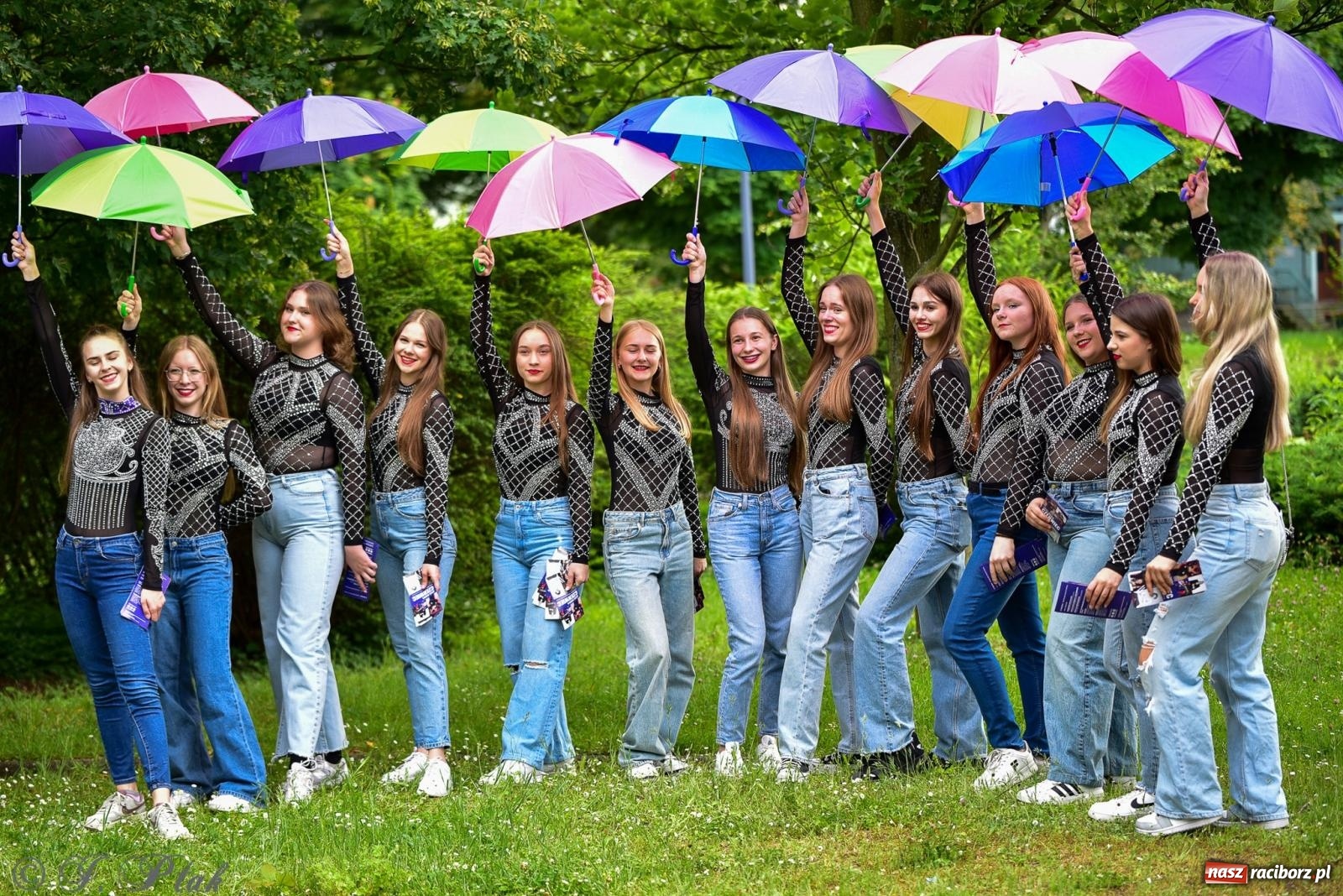 Zdjęcie w galerii na portalu naszraciborz.pl: Diexieland Street Band i W Sam Raz na bis. Muzycznie i kolorowo na ulicach Raciborza wiadomości z regionu