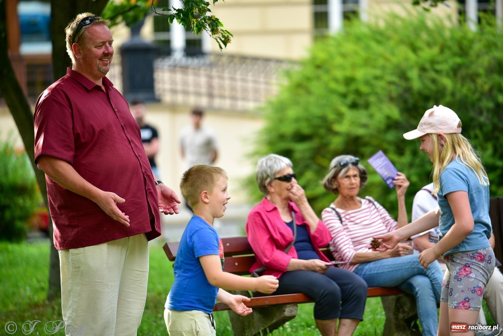 Zdjęcie w galerii na portalu naszraciborz.pl: Diexieland Street Band i W Sam Raz na bis. Muzycznie i kolorowo na ulicach Raciborza wiadomości z regionu