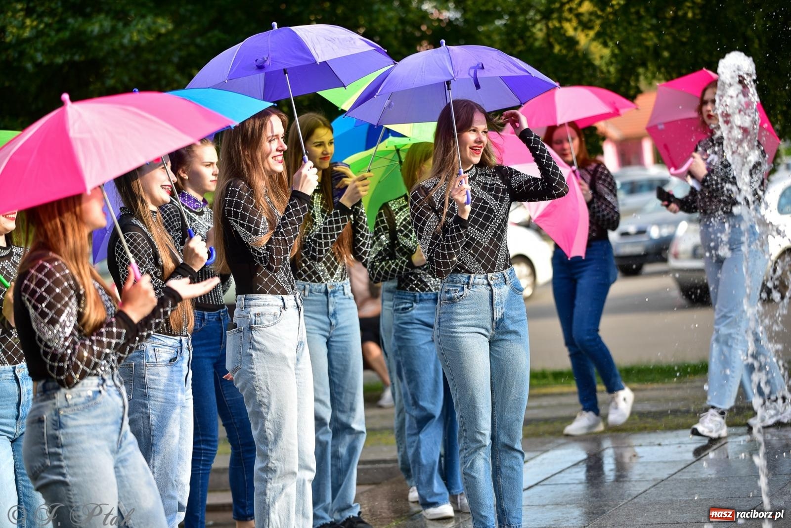 Zdjęcie w galerii na portalu naszraciborz.pl: Diexieland Street Band i W Sam Raz na bis. Muzycznie i kolorowo na ulicach Raciborza wiadomości z regionu