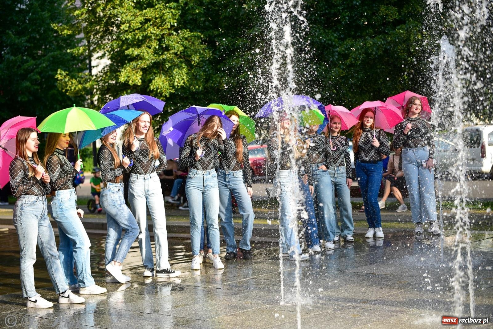 Zdjęcie w galerii na portalu naszraciborz.pl: Diexieland Street Band i W Sam Raz na bis. Muzycznie i kolorowo na ulicach Raciborza wiadomości z regionu