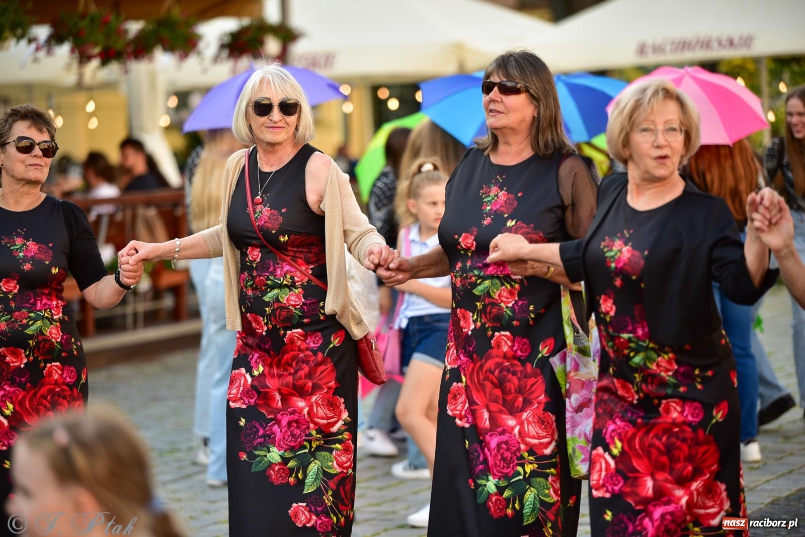 Zdjęcie w galerii na portalu naszraciborz.pl: Diexieland Street Band i W Sam Raz na bis. Muzycznie i kolorowo na ulicach Raciborza wiadomości z regionu