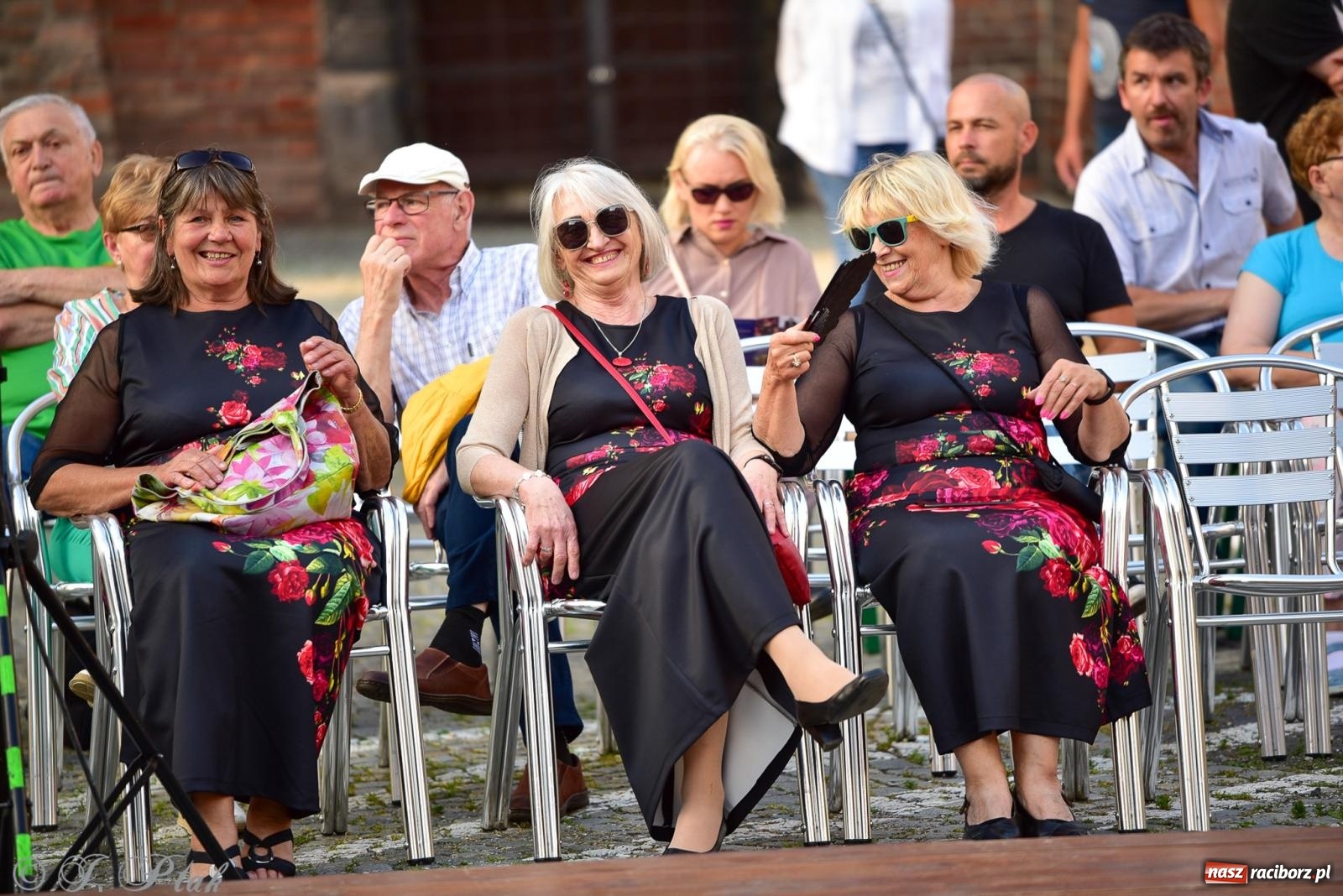 Zdjęcie w galerii na portalu naszraciborz.pl: Diexieland Street Band i W Sam Raz na bis. Muzycznie i kolorowo na ulicach Raciborza wiadomości z regionu