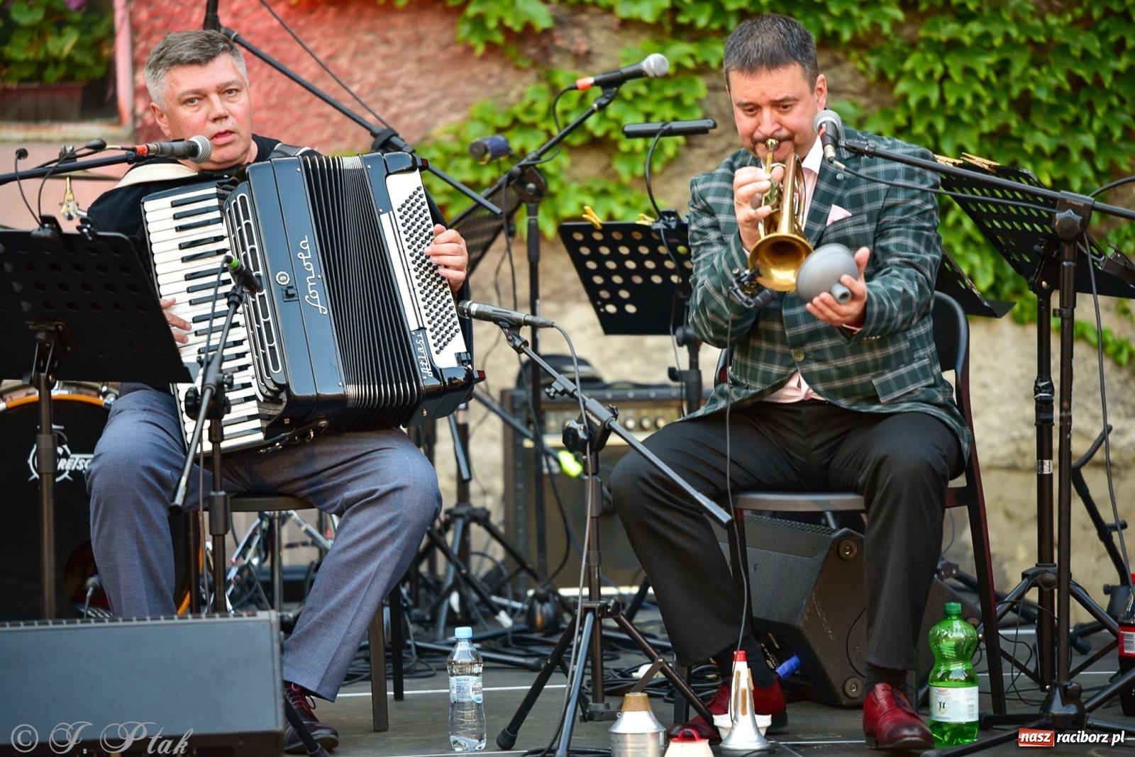 Zdjęcie w galerii na portalu naszraciborz.pl: Diexieland Street Band i W Sam Raz na bis. Muzycznie i kolorowo na ulicach Raciborza wiadomości z regionu