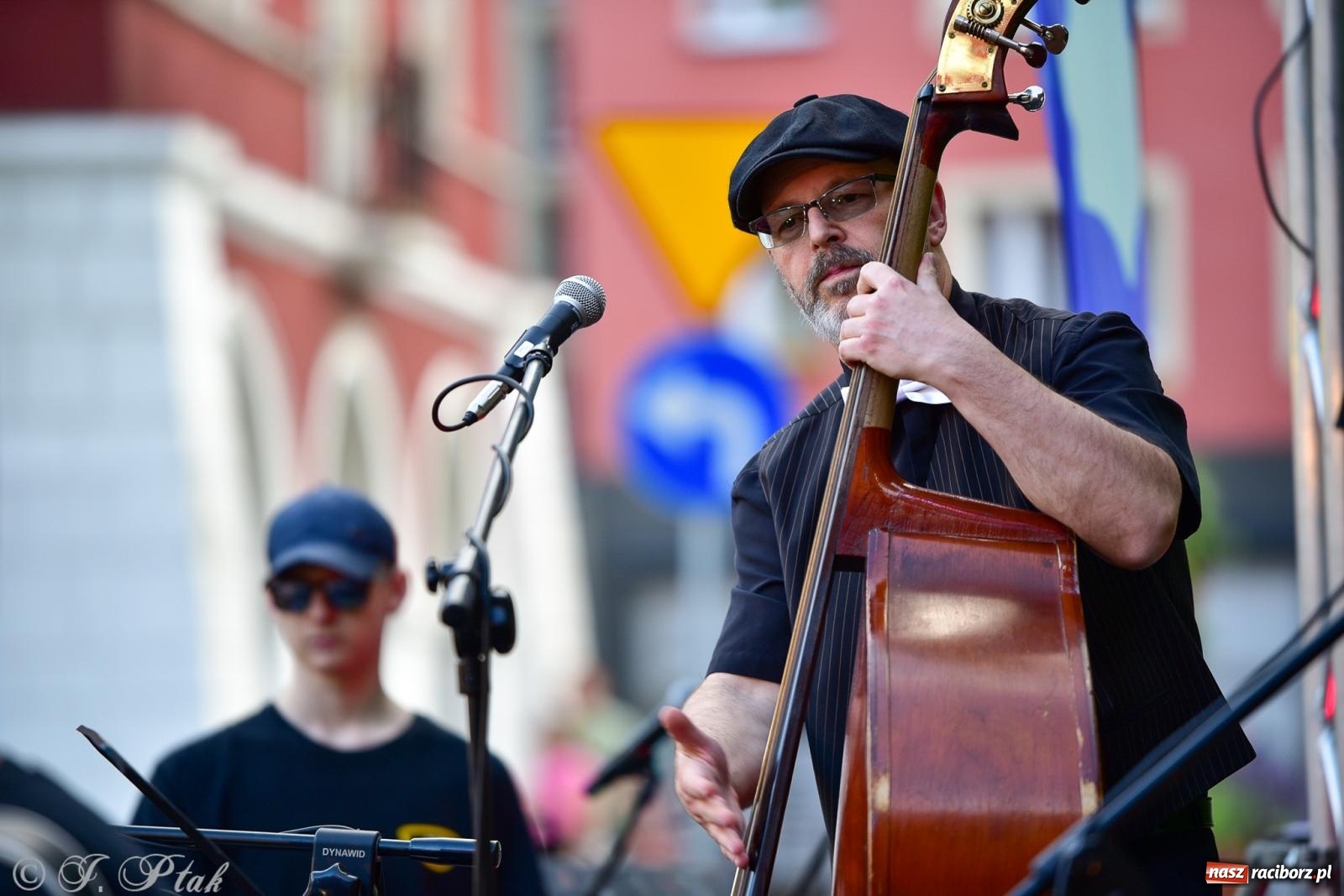 Zdjęcie w galerii na portalu naszraciborz.pl: Diexieland Street Band i W Sam Raz na bis. Muzycznie i kolorowo na ulicach Raciborza wiadomości z regionu