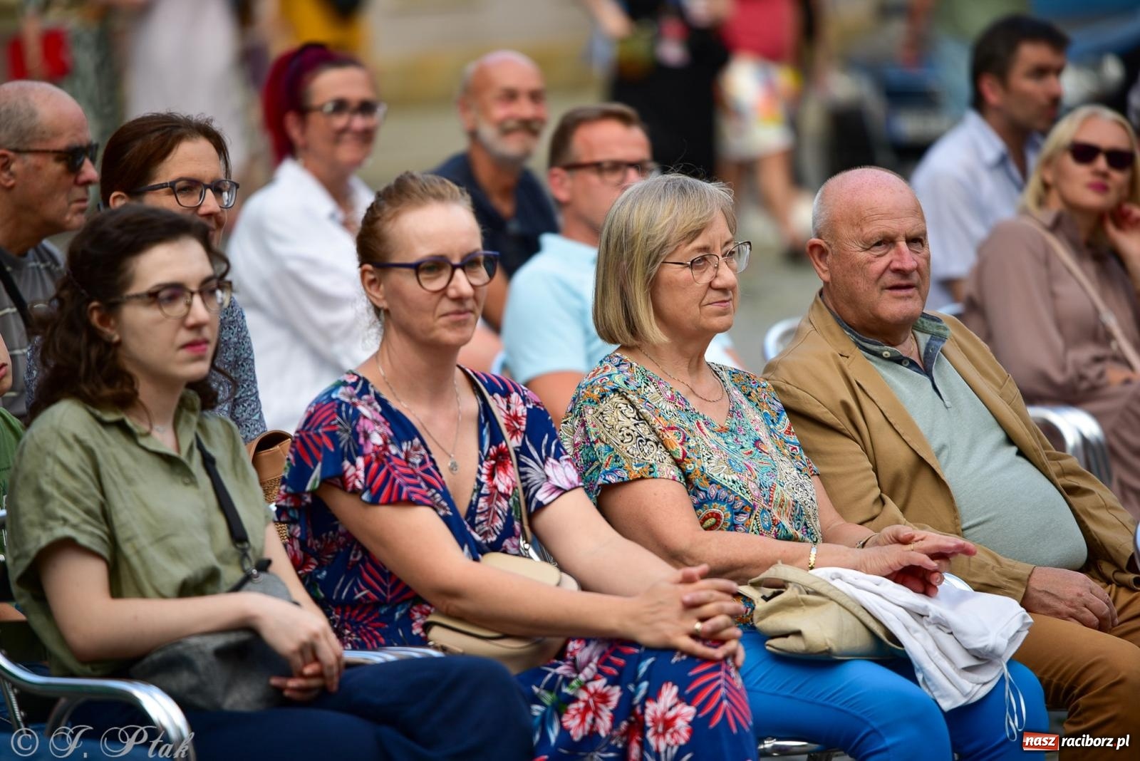 Zdjęcie w galerii na portalu naszraciborz.pl: Diexieland Street Band i W Sam Raz na bis. Muzycznie i kolorowo na ulicach Raciborza wiadomości z regionu