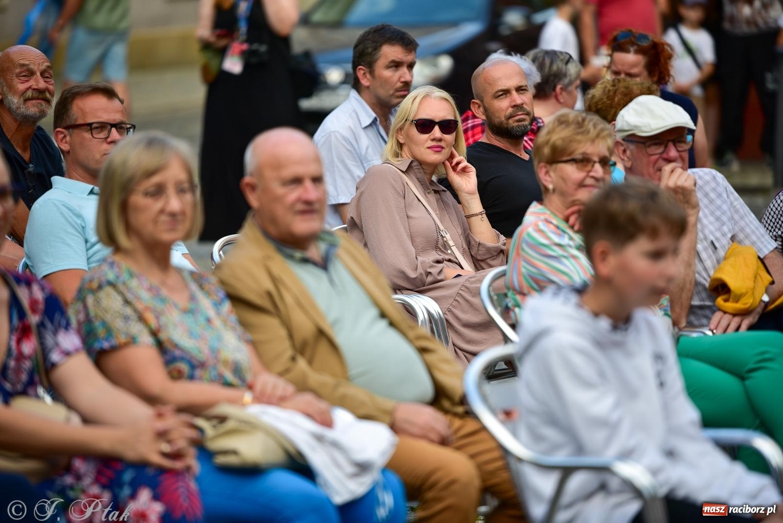 Zdjęcie w galerii na portalu naszraciborz.pl: Diexieland Street Band i W Sam Raz na bis. Muzycznie i kolorowo na ulicach Raciborza wiadomości z regionu