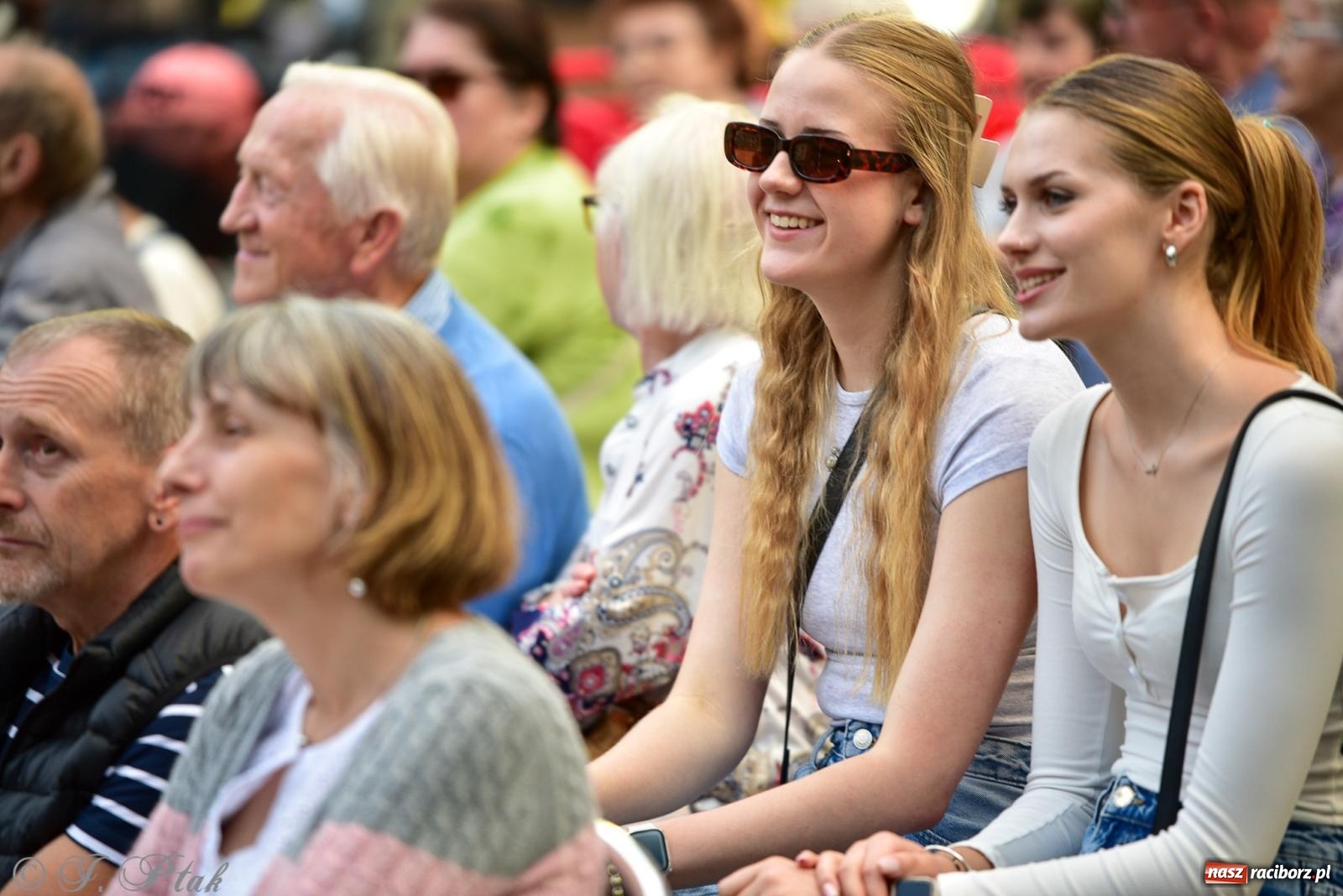 Zdjęcie w galerii na portalu naszraciborz.pl: Diexieland Street Band i W Sam Raz na bis. Muzycznie i kolorowo na ulicach Raciborza wiadomości z regionu