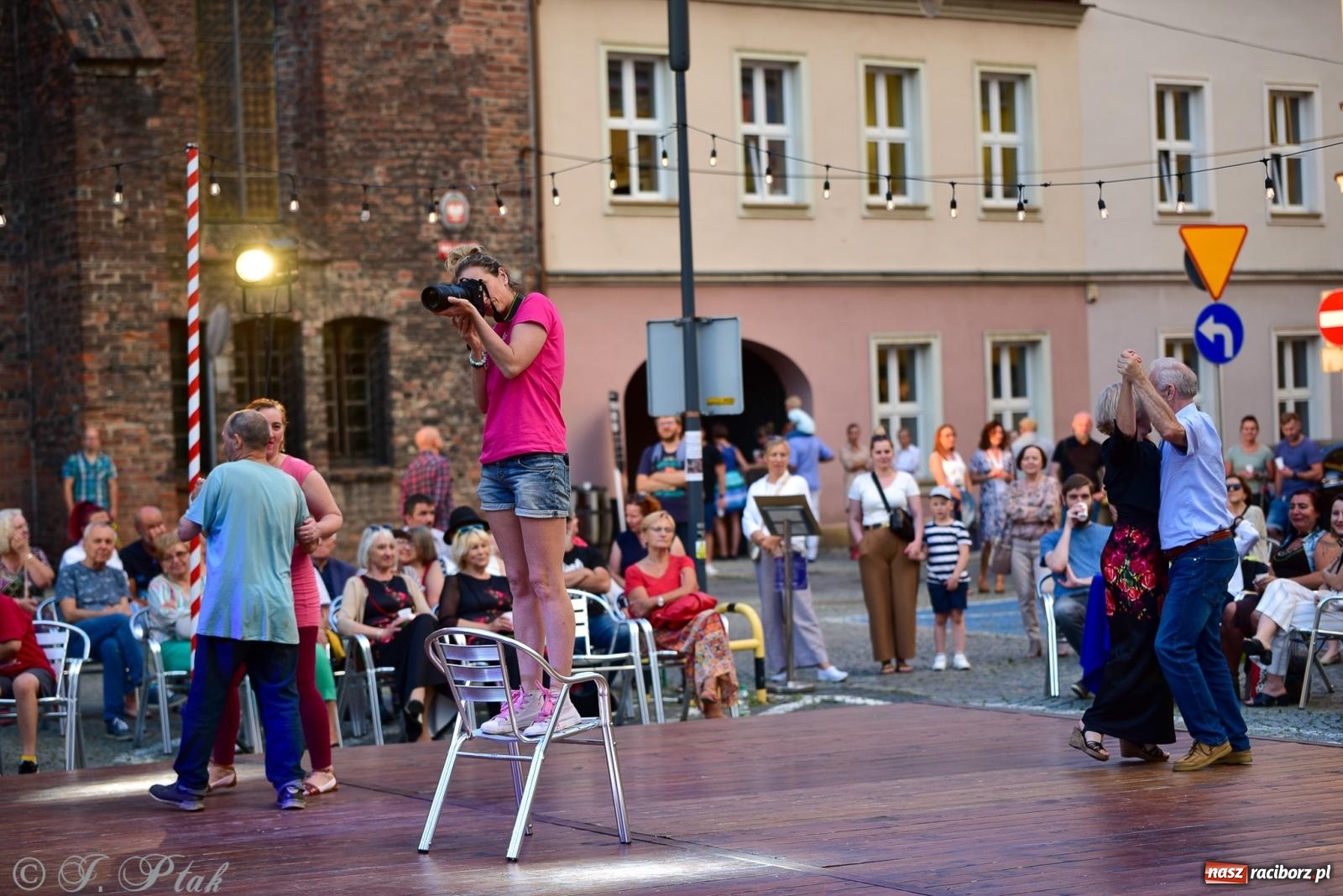 Zdjęcie w galerii na portalu naszraciborz.pl: Diexieland Street Band i W Sam Raz na bis. Muzycznie i kolorowo na ulicach Raciborza wiadomości z regionu