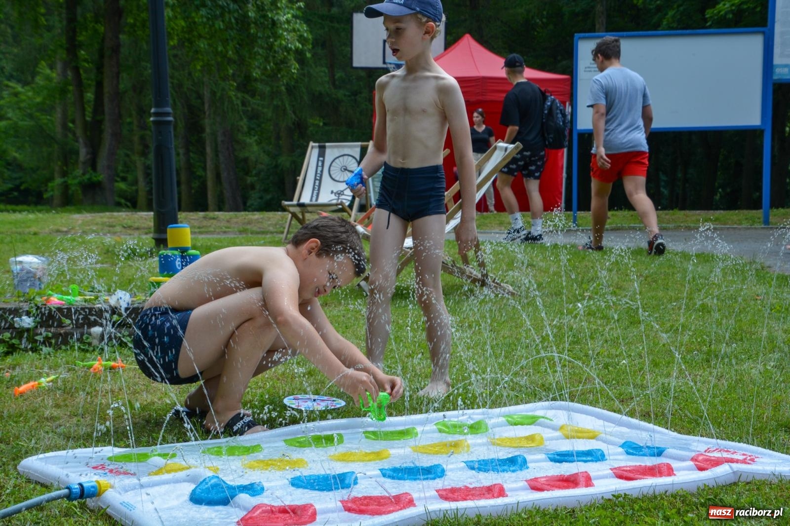 Zdjęcie w galerii na portalu naszraciborz.pl: Basen pod Oborą już czynny. Spora frekwencja na otwarciu wiadomości z regionu
