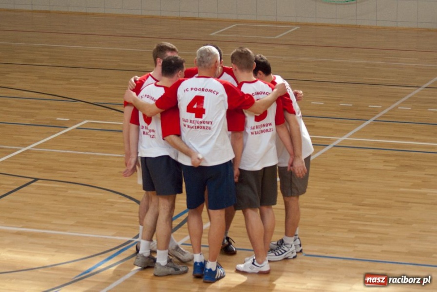 Zdjęcie w galerii na portalu naszraciborz.pl: Strażacy z Pucharem Prezydenta wiadomości z regionu