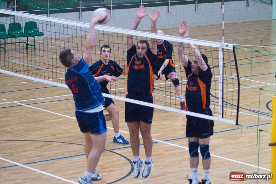 Zdjęcie w galerii na portalu naszraciborz.pl: Strażacy z Pucharem Prezydenta wiadomości z regionu