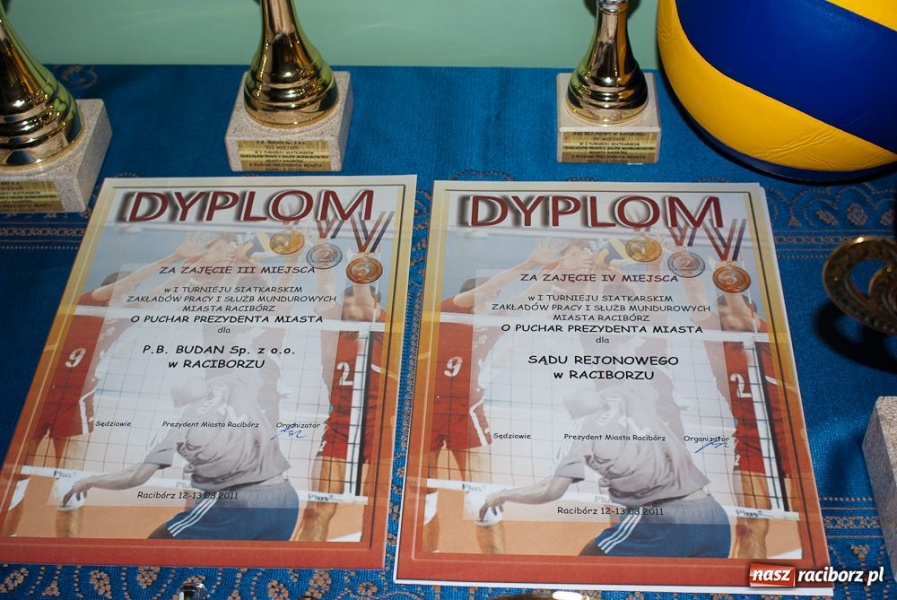 Zdjęcie w galerii na portalu naszraciborz.pl: Strażacy z Pucharem Prezydenta wiadomości z regionu