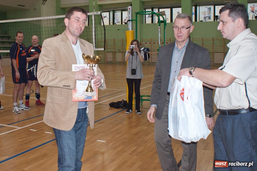 Zdjęcie w galerii na portalu naszraciborz.pl: Strażacy z Pucharem Prezydenta wiadomości z regionu