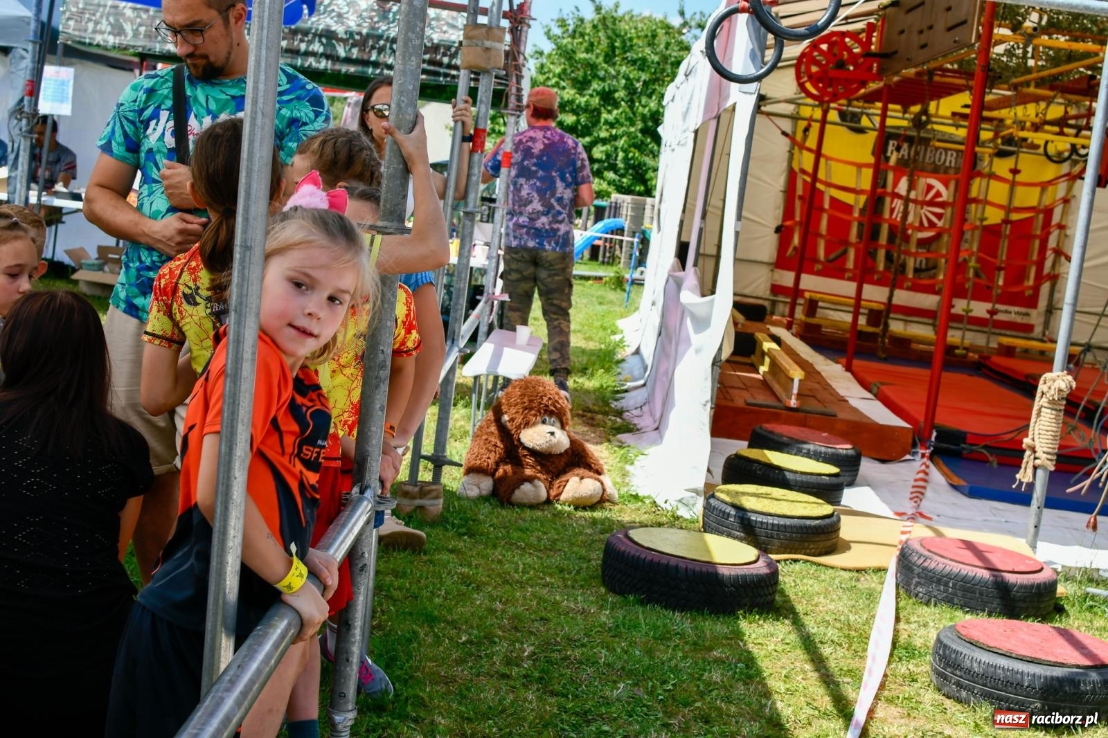 Zdjęcie w galerii na portalu naszraciborz.pl: Ninja Monkey. Z tym torem musieli sobie poradzić startujący w zawodach w Raciborzu wiadomości z regionu