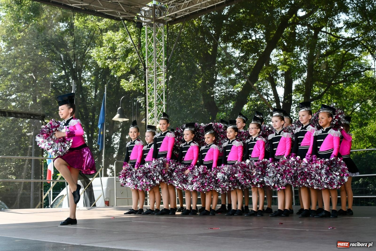 Zdjęcie w galerii na portalu naszraciborz.pl: IV raciborski Mażoretkowy Zawrót Głowy [FOTO i WIDEO] wiadomości z regionu