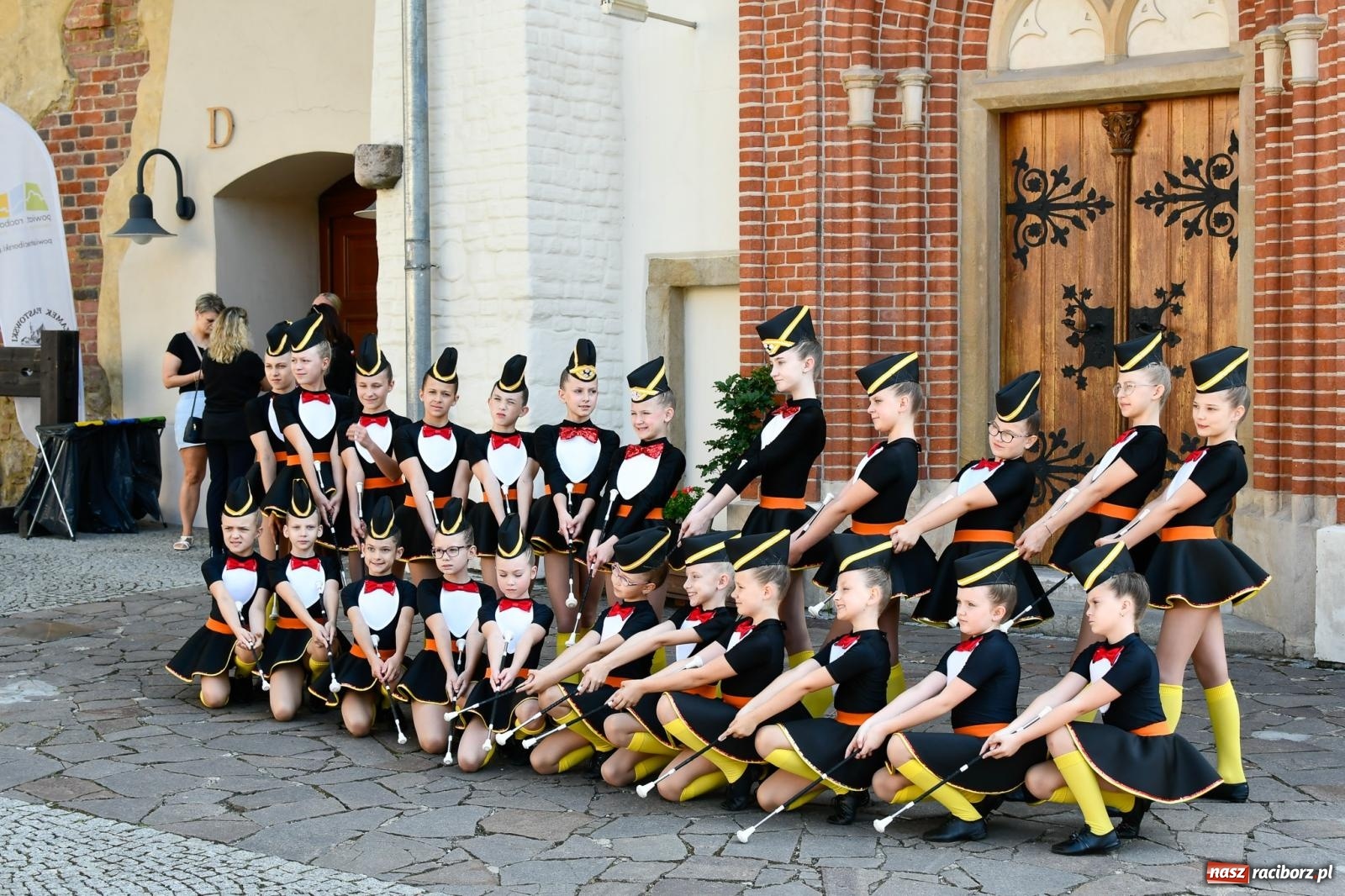 Zdjęcie w galerii na portalu naszraciborz.pl: IV raciborski Mażoretkowy Zawrót Głowy [FOTO i WIDEO] wiadomości z regionu
