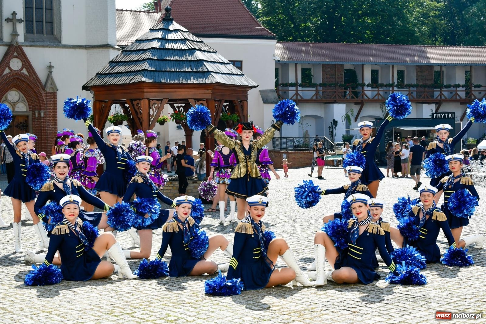 Zdjęcie w galerii na portalu naszraciborz.pl: IV raciborski Mażoretkowy Zawrót Głowy [FOTO i WIDEO] wiadomości z regionu