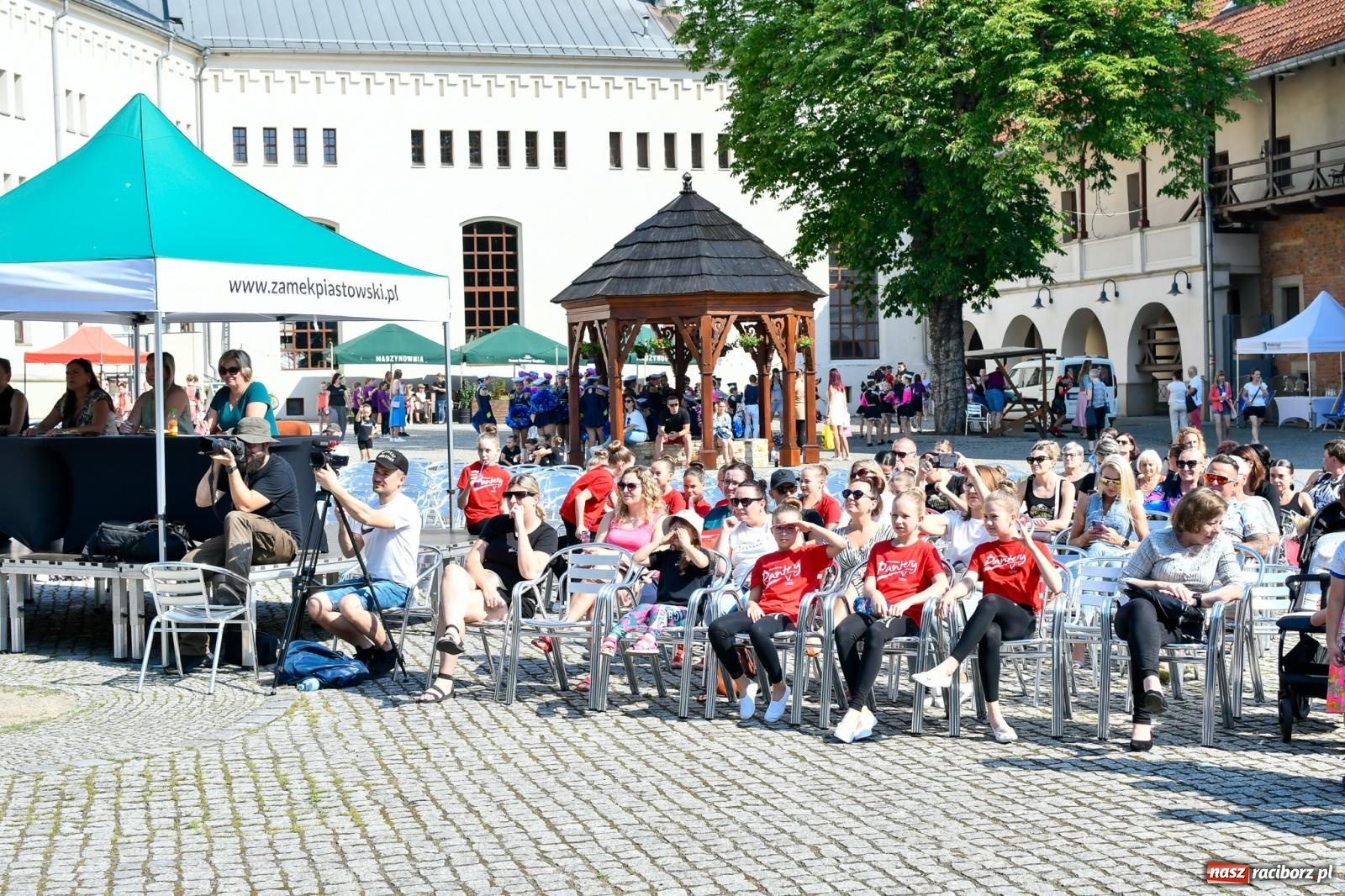Zdjęcie w galerii na portalu naszraciborz.pl: IV raciborski Mażoretkowy Zawrót Głowy [FOTO i WIDEO] wiadomości z regionu