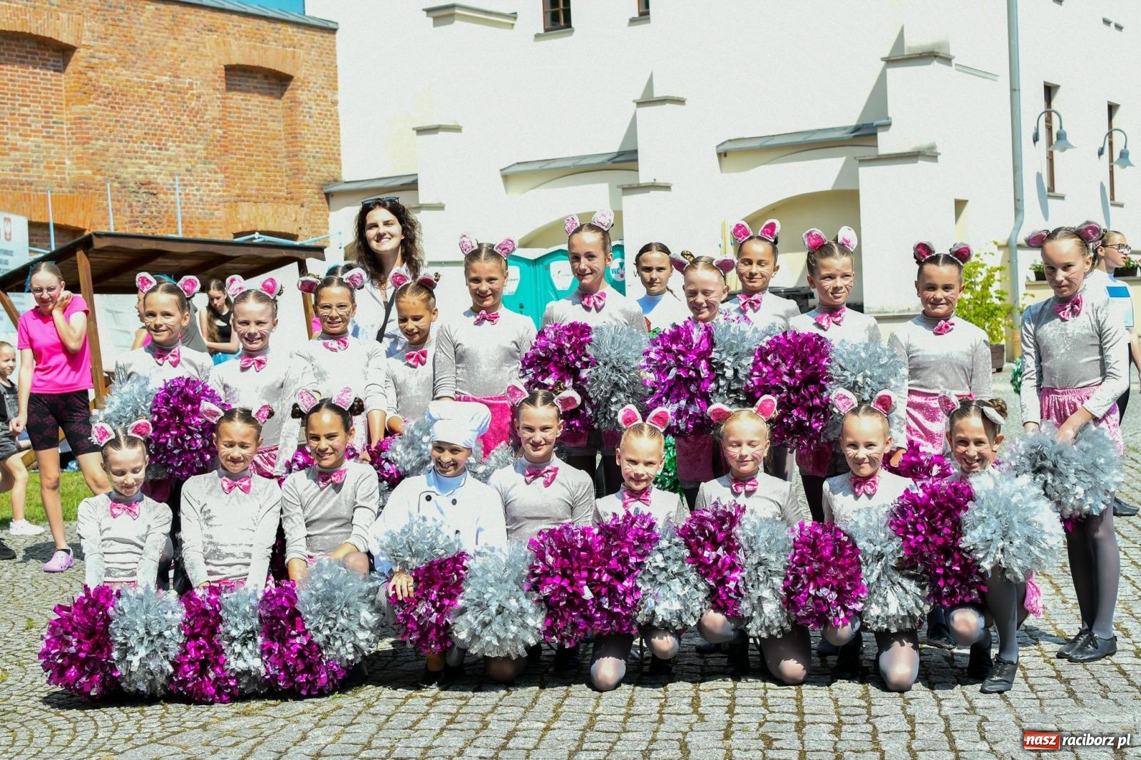 Zdjęcie w galerii na portalu naszraciborz.pl: IV raciborski Mażoretkowy Zawrót Głowy [FOTO i WIDEO] wiadomości z regionu