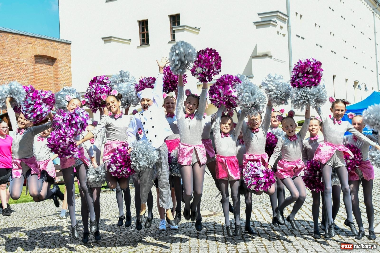 Zdjęcie w galerii na portalu naszraciborz.pl: IV raciborski Mażoretkowy Zawrót Głowy [FOTO i WIDEO] wiadomości z regionu