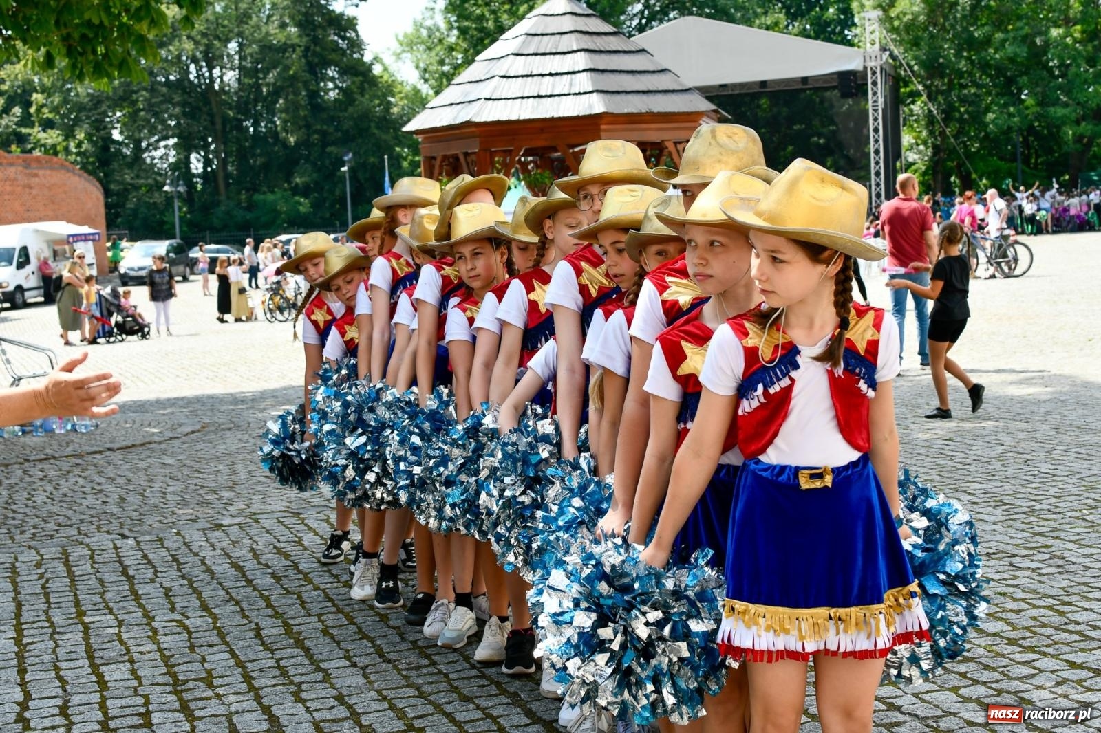 Zdjęcie w galerii na portalu naszraciborz.pl: IV raciborski Mażoretkowy Zawrót Głowy [FOTO i WIDEO] wiadomości z regionu
