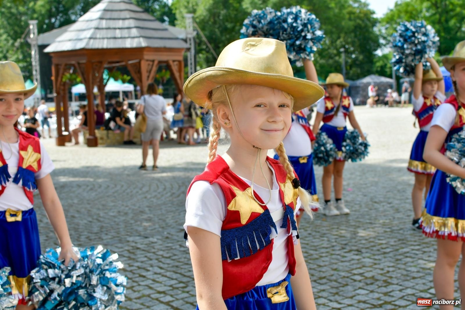 Zdjęcie w galerii na portalu naszraciborz.pl: IV raciborski Mażoretkowy Zawrót Głowy [FOTO i WIDEO] wiadomości z regionu