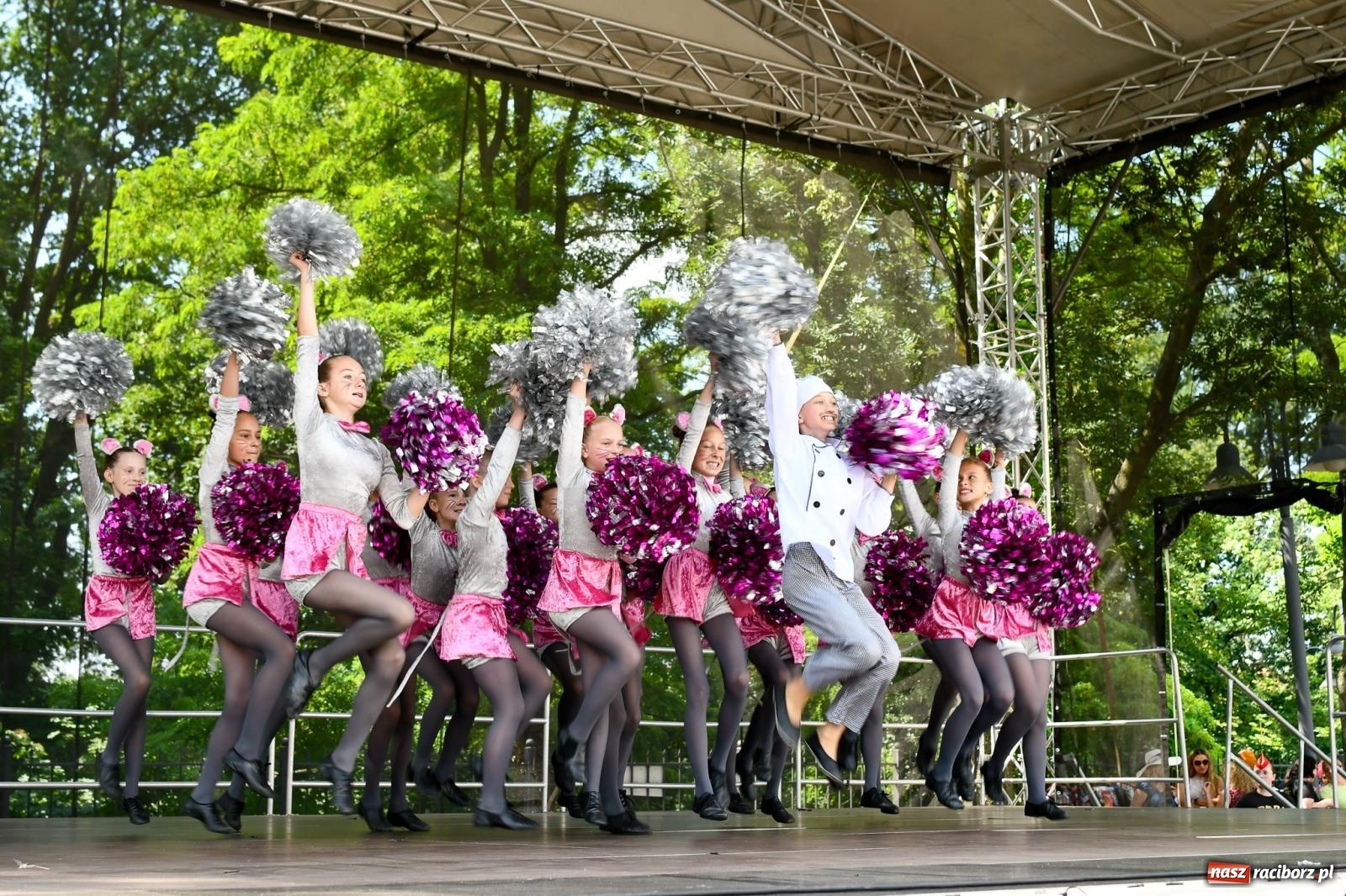Zdjęcie w galerii na portalu naszraciborz.pl: IV raciborski Mażoretkowy Zawrót Głowy [FOTO i WIDEO] wiadomości z regionu