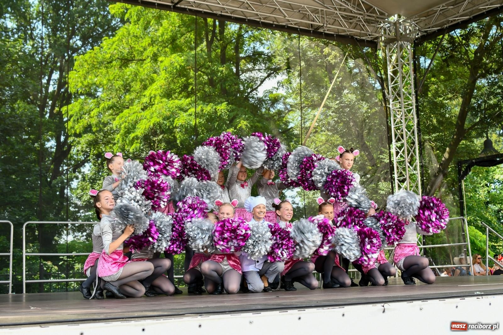 Zdjęcie w galerii na portalu naszraciborz.pl: IV raciborski Mażoretkowy Zawrót Głowy [FOTO i WIDEO] wiadomości z regionu