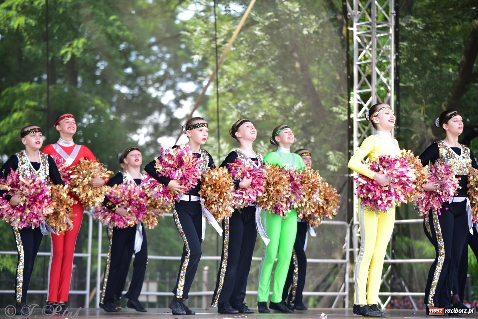 Zdjęcie w galerii na portalu naszraciborz.pl: IV raciborski Mażoretkowy Zawrót Głowy [FOTO i WIDEO] wiadomości z regionu