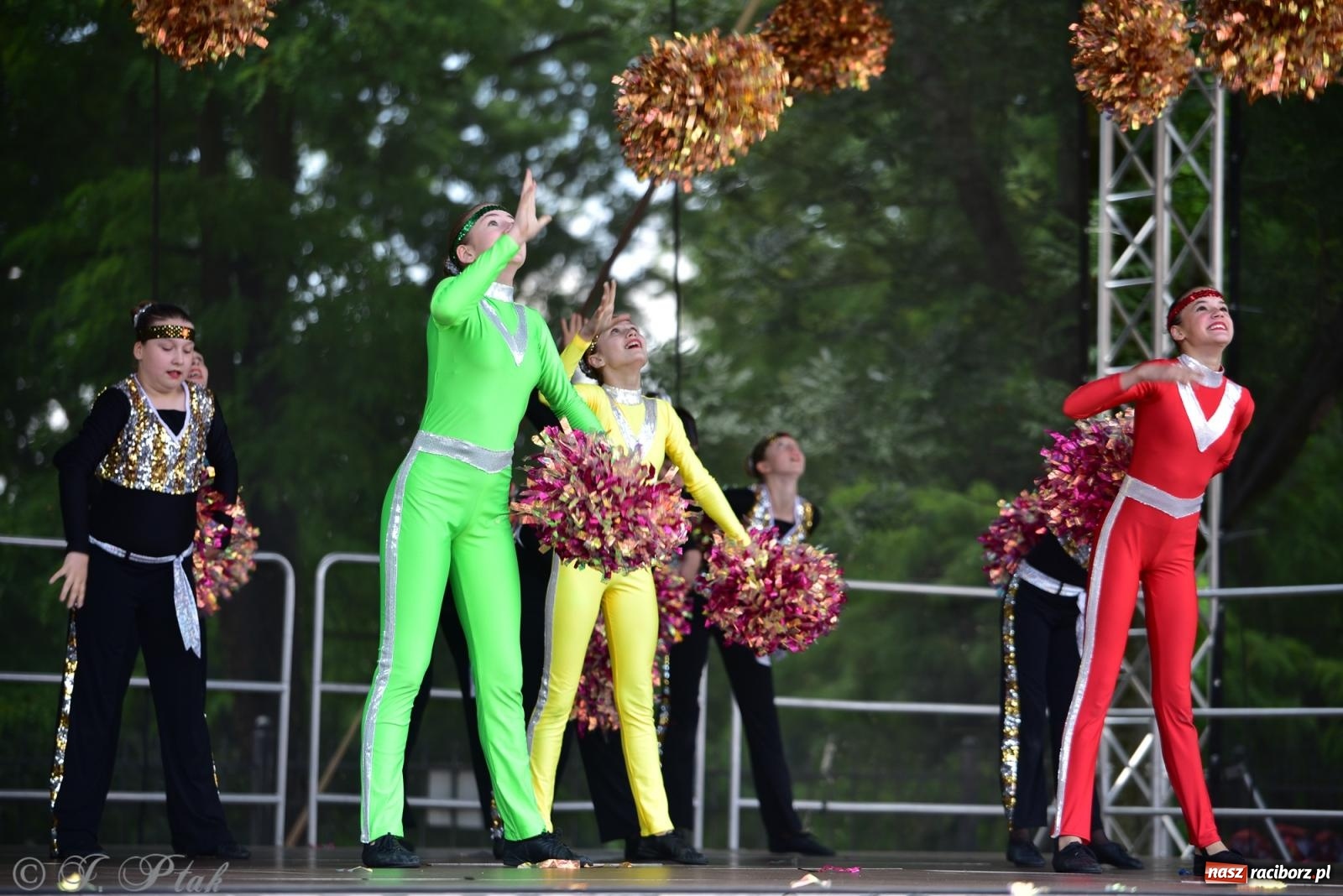 Zdjęcie w galerii na portalu naszraciborz.pl: IV raciborski Mażoretkowy Zawrót Głowy [FOTO i WIDEO] wiadomości z regionu