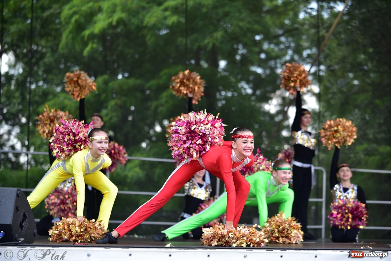 Zdjęcie w galerii na portalu naszraciborz.pl: IV raciborski Mażoretkowy Zawrót Głowy [FOTO i WIDEO] wiadomości z regionu