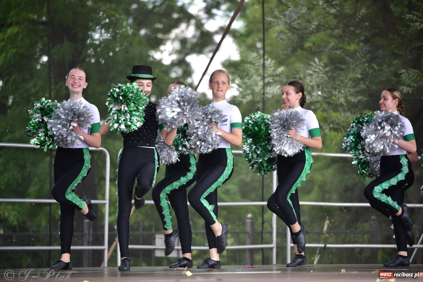 Zdjęcie w galerii na portalu naszraciborz.pl: IV raciborski Mażoretkowy Zawrót Głowy [FOTO i WIDEO] wiadomości z regionu