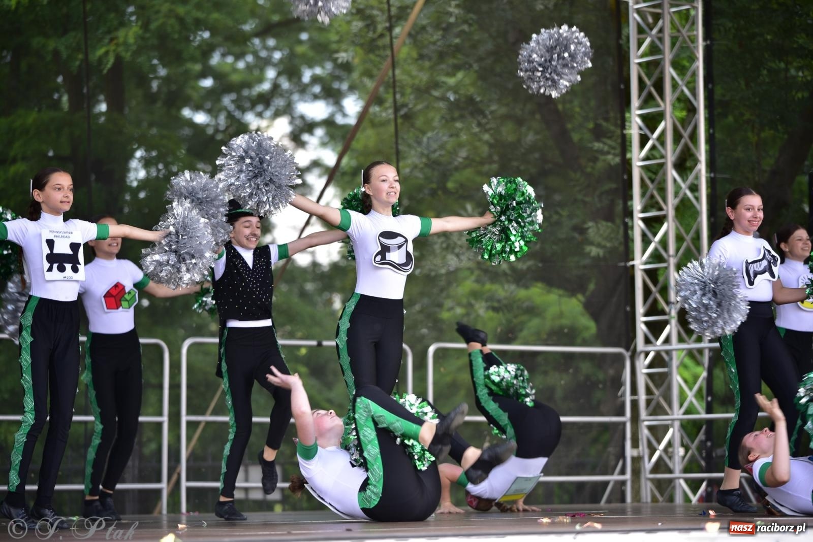 Zdjęcie w galerii na portalu naszraciborz.pl: IV raciborski Mażoretkowy Zawrót Głowy [FOTO i WIDEO] wiadomości z regionu