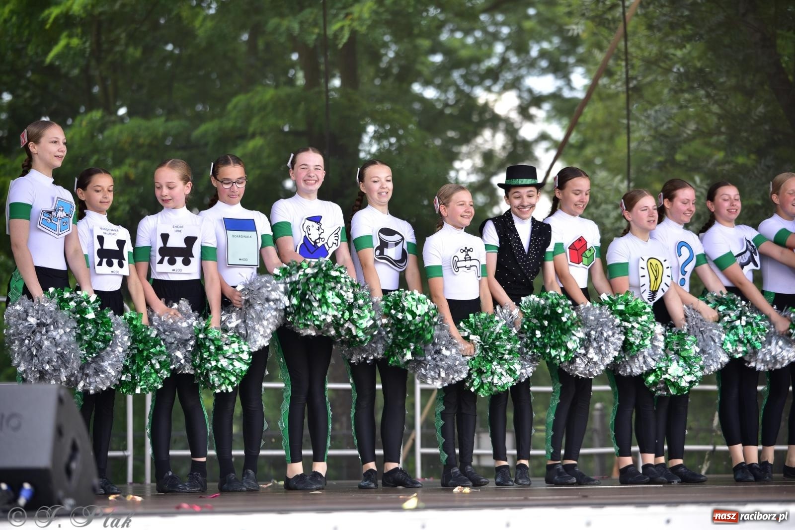 Zdjęcie w galerii na portalu naszraciborz.pl: IV raciborski Mażoretkowy Zawrót Głowy [FOTO i WIDEO] wiadomości z regionu