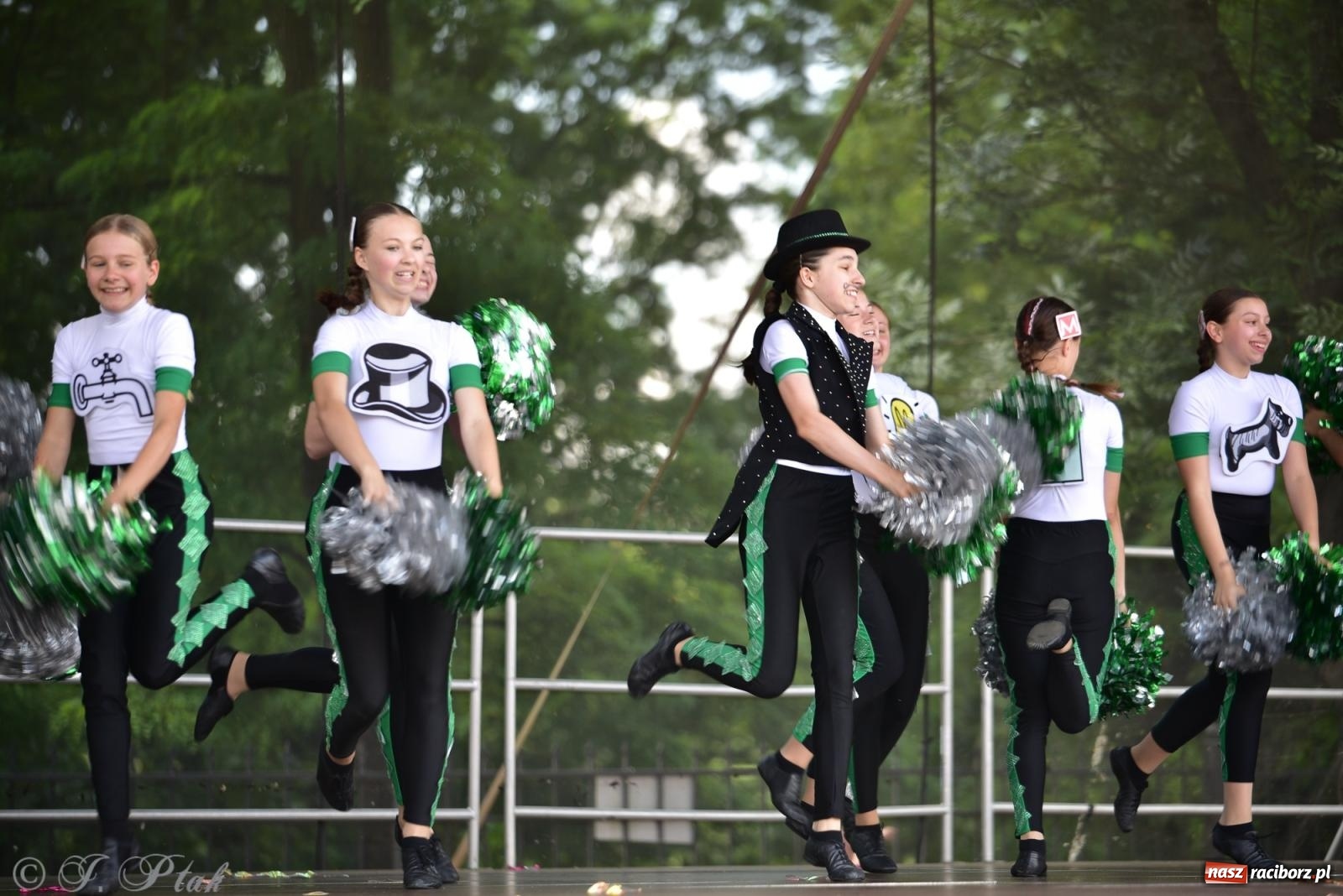 Zdjęcie w galerii na portalu naszraciborz.pl: IV raciborski Mażoretkowy Zawrót Głowy [FOTO i WIDEO] wiadomości z regionu
