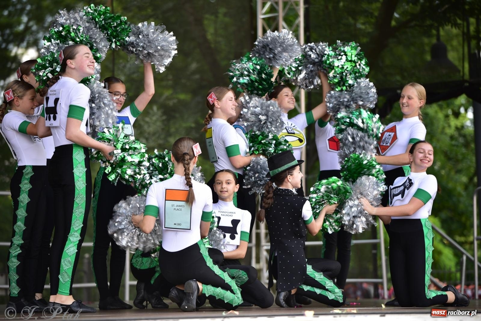 Zdjęcie w galerii na portalu naszraciborz.pl: IV raciborski Mażoretkowy Zawrót Głowy [FOTO i WIDEO] wiadomości z regionu