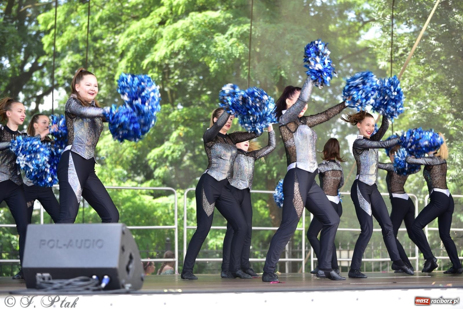 Zdjęcie w galerii na portalu naszraciborz.pl: IV raciborski Mażoretkowy Zawrót Głowy [FOTO i WIDEO] wiadomości z regionu
