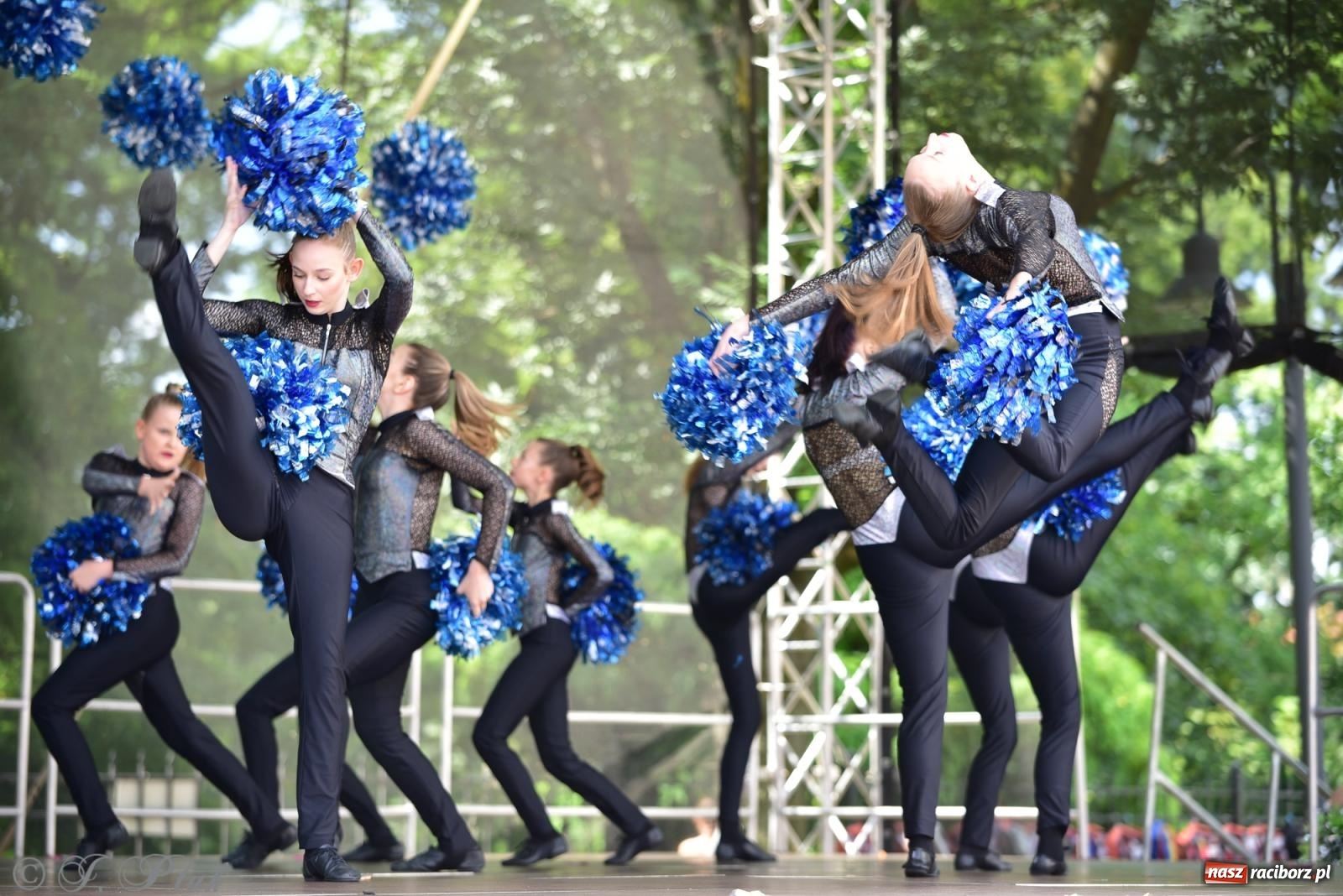 Zdjęcie w galerii na portalu naszraciborz.pl: IV raciborski Mażoretkowy Zawrót Głowy [FOTO i WIDEO] wiadomości z regionu