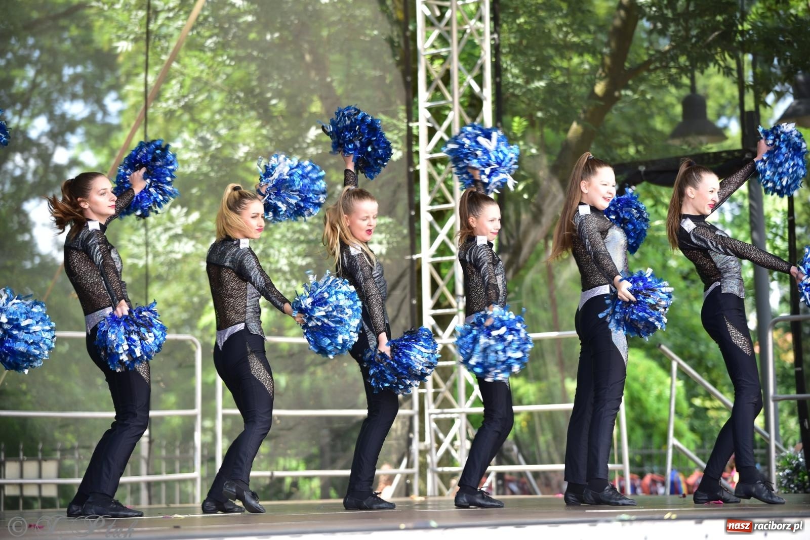 Zdjęcie w galerii na portalu naszraciborz.pl: IV raciborski Mażoretkowy Zawrót Głowy [FOTO i WIDEO] wiadomości z regionu
